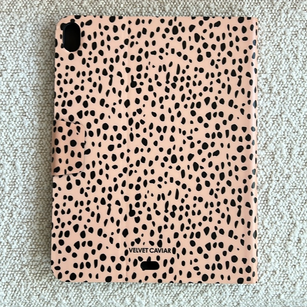 Velvet Caviar Spotted Cheetah iPad Case for Apple iPad Air 10.9” - Picture 7 of 9